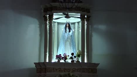 Virgin-Mary-shrine-in-the-Big-Church-in-downtown-Tapachula,-Chiapas,-Mexico