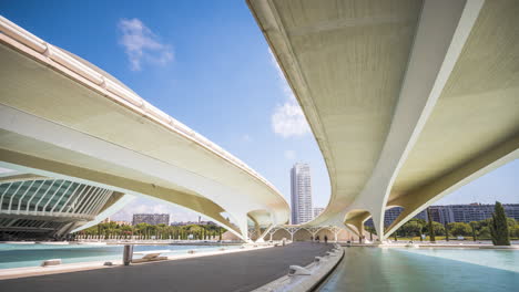 Ciudad-De-Las-Artes-Y-Las-Ciencias-Bridges,-Valencia-Timelapse