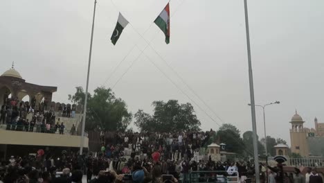 Wagah,-Indien---25.-Januar-2014:-Die-Attari-wagah-Grenzzeremonie-Zwischen-Pakistan-Und-Indien-Findet-Täglich-Statt