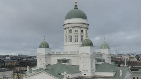 Helsinki-cathedral.-Drone-pedestal-up-view