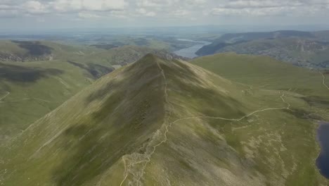Aerial-drone-footage-of-mountains-in-the-Lake-District,-England