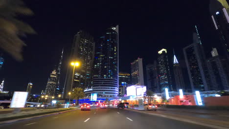 Verkehr-Auf-Den-Straßen-Aus-Der-Sicht-Des-Fahrers-In-Dubai-City