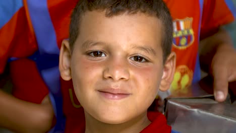 Nahaufnahme-Porträt-Eines-Jungen-Lächelnden-Palästinensischen-Jungen-In-Gaza,-2012