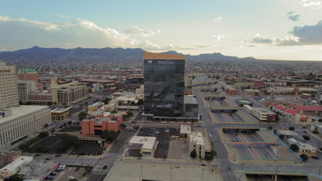 Weststar-Tower-Bank-Gebäude-In-Der-Innenstadt-Von-El-Paso,-Texas,-USA