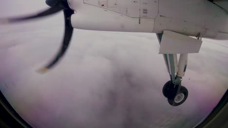 Sioux-Lookout-Ontario-Northern-Canada,-airplane-landing-time-lapse,-snowy-small-gravel-airport-northern-Canada-Winter
