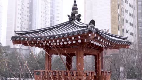 Pavillon-Im-Schneefall.-Südkorea