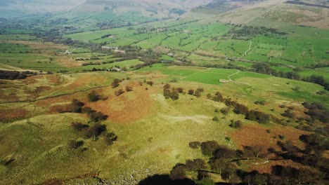 Drone-shot-from-the-Peak-of-Losehill-Pike-looking-down-to-Edale,-Peak-District
