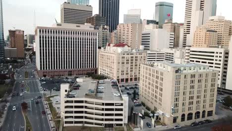 Downtown-Dallas,-TX-City-Sonnenuntergang-Luftaufnahmen-Von-Drohnen