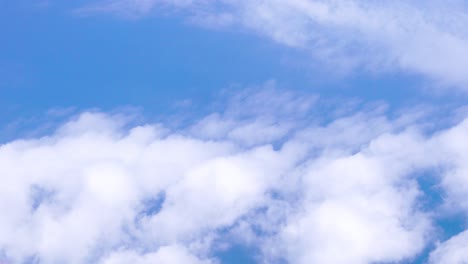 Weiße-Wolke-Und-Blauer-Himmel-Landschaft-Hintergrund,-Flauschige-Baumwollwolkenbewegung
