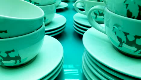 Blue-color-concept-of-catering-culture,-Hong-kong-milk-tea,-empty-tea-cup-display