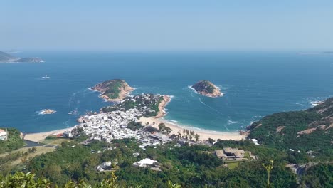 Famous-beautiful-hiking-location,-Shek-O-village-and-beach,-peak-seascape-at-Dragon's-Back-Trail,-Shek-O,-Hong-Kong