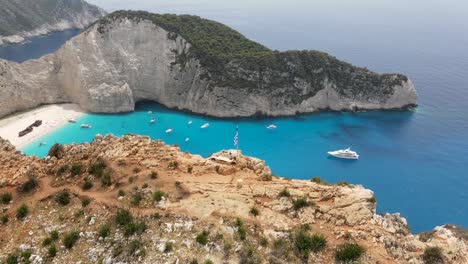 Amazing-Navagio-Beach-with-shipwreck-on-Zakynthos,-Ionian-Islands,-Greece