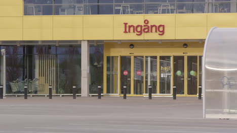 Der-Haupteingang-Zu-Einem-Ikea-geschäft-In-Borlange,-Schweden