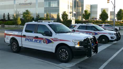 York-Regional-Police-Vehicles-With-Siren-Lights-Flashing-Parked-At-An-Incident-In-Vaughan,-Canada