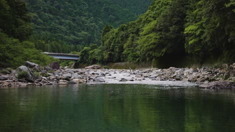 Mountains-of-Seki,-Gifu-Japan-along-the-pristine-wilds-of-Itadori-River