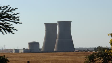 Kernkraftwerk-Kühltürme-Schiebewagen-Dolly-Shot-Rancho-Seco