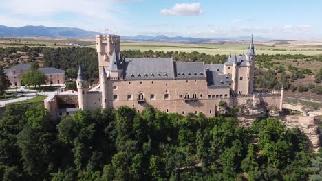 Segovia-En-Castilla-Y-León,-España---Vista-Aérea-De-Drones