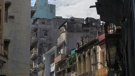 Balconies-and-Apartments-in-Havana-Cuba