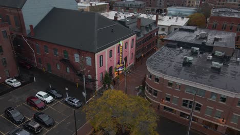 Aerial-drone-view-towards-the-Music-hall-in-Portsmouth,-in-New-Hampshire,-USA