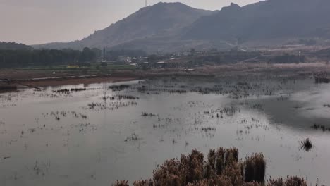 Kallar-Kahar-Es-Un-Punto-Turístico,-Situado-A-Unos-25-Kilómetros-De-La-Ciudad-De-Chakwal,-En-La-Provincia-De-Punjab,-Pakistán