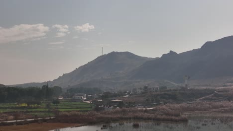 Kallar-Kahar-Es-Un-Punto-Turístico,-Situado-A-Unos-25-Kilómetros-De-La-Ciudad-De-Chakwal,-En-La-Provincia-De-Punjab,-Pakistán