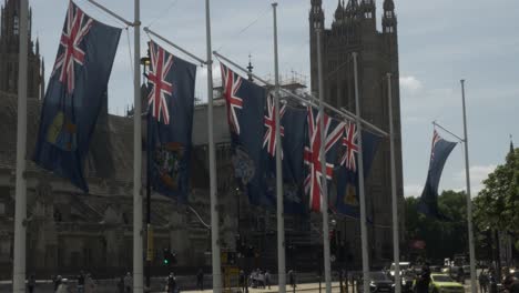 Flaggen-Der-Commonwealth-Nationen,-Die-Am-27.-Mai-2022-Vom-Parliament-Square-Garden-In-London-Anlässlich-Der-Feierlichkeiten-Zum-Platin-Jubiläum-Der-Königin-Betrachtet-Wurden