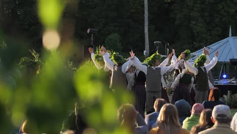 Sonnwendfest-Im-Stadtpark