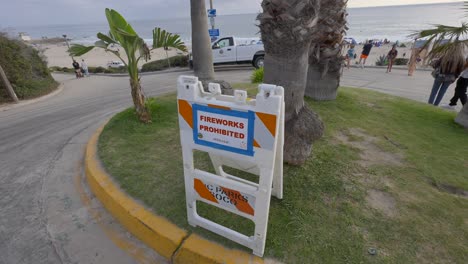 Signo-De-Fuegos-Artificiales-Prohibidos-En-Exhibición-En-Salt-Creek-Beach