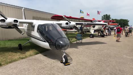 observer-camera-aircraft-on-ground