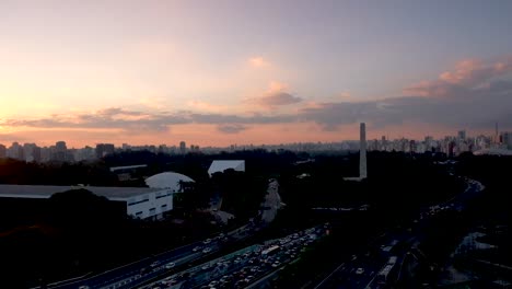 Obelisk-and-Mausoleum-Monument-to-the-Constitutionalist-Soldier-of-32,-Sao-Paulo-City,-time-lapse