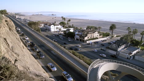 Traffic-Timelapse-Santa-Monica-Pier,-Pacific-Park,-Los-Angeles-in-North-America
