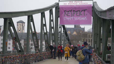 Flagge-Mit-Der-Aufschrift-&quot;Mein-Nein,-Bedeutet-Nein