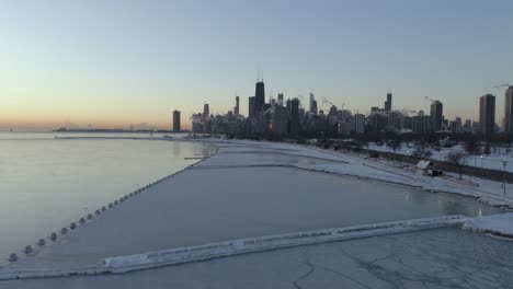 Imágenes-Aéreas-Del-Lago-Michigan-Congelado-Durante-El-Vórtice-Polar-De-2019,-Chicago,-Illinois