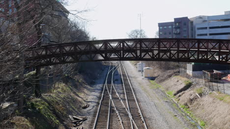 Eisenbahnansicht-Mit-Rostiger-Eisenbrücke.-Atlanta,-Georgia