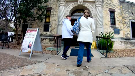 The-Alamo-Gift-shop-is-in-an-annex-building-next-to-the-famed-Mission