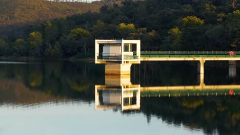 Perfect-mirror-on-water-reservoir-enclosed-by-dam-structure-"Barrage-du-Trapan