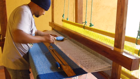 Teppichweben-Traditionelles-Indigenes-Handwerk-In-Oaxaca