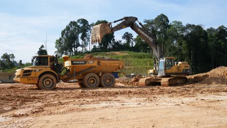 Trabajos-De-Movimiento-De-Tierras-En-Progreso