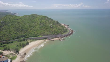 La-Playa-De-Long-Hai-Tiene-La-Hermosa-Costa-En-El-Sur-De-Vietnam,-A-Unos-100-Kilómetros-De-La-Ciudad-De-Ho-Chi-Minh