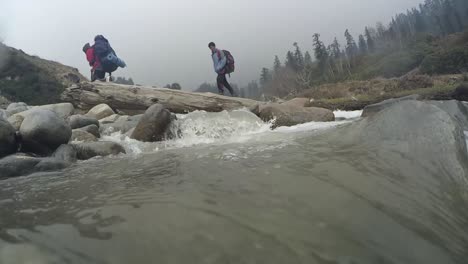 Himalaya-Bergsteiger-Eines-Bergsteiger-Ausbildungsinstituts-Auf-Dem-Weg-Zum-Trail