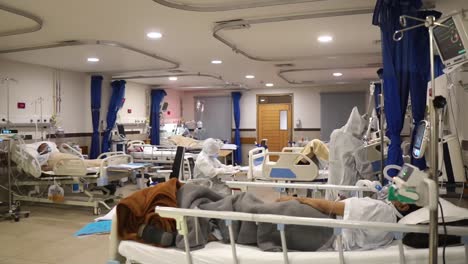 Blick-Ins-Covid-Icu-Im-Karachi-krankenhaus