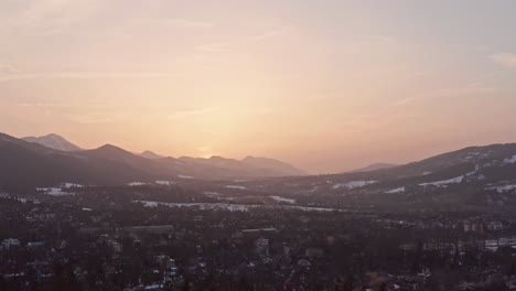 Picturesque-Landscape-Of-Sunrise-Shining-Over-Bachledzki-Wierch-And-Mountain-In-Zakopane,-Poland