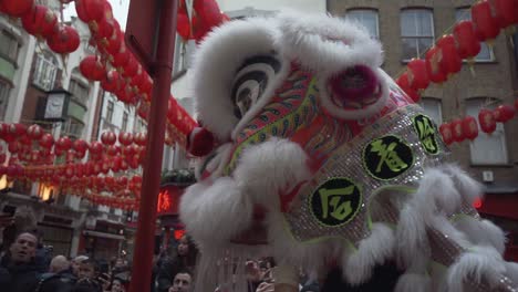 Drachentänzer-In-China-Town-London-England-Während-Der-Neujahrsfeier-Parade