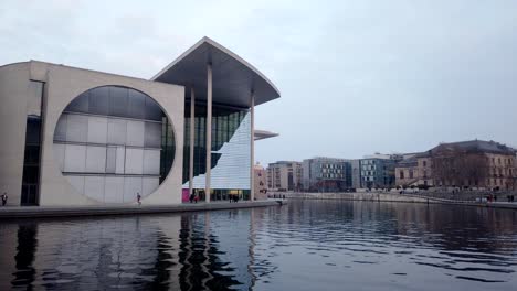 Time-Lapse-of-Modern-Government-Buildings-in-Berlin-at-River-Spree