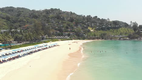 Tourists-enjoying-the-tropical-beaches-of-Phuket