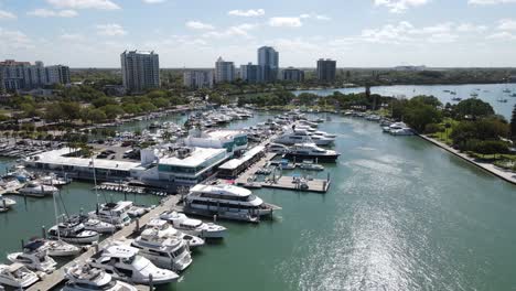 perfect-multiple-drone-view-clip-of-the-downtown-Sarasota,-Florida-area-and-marina