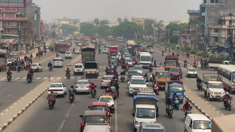 Kathmandu,-Nepal---5.-April-2021:-Die-Belebten-Straßen-Und-Der-Smog-Der-Stadt-Kathmandu-In-Nepal-In-Einem-30p-zeitraffer