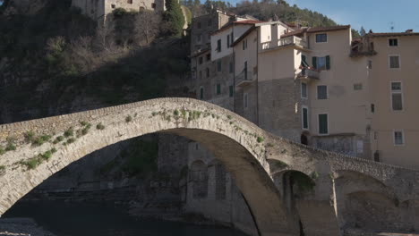 Doria-castle-in-Dolceacqua-and-the-old-bridge