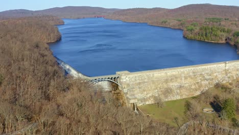 New-Croton-Reservoir,-New-York.-Aerial-backward