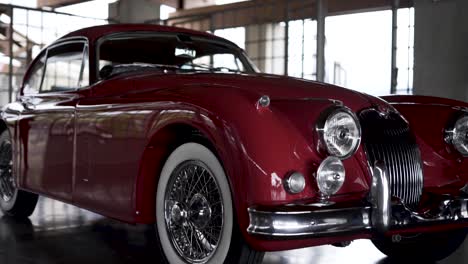 Jaguar-Mark-1-Altes-Englisches-Auto-Rot